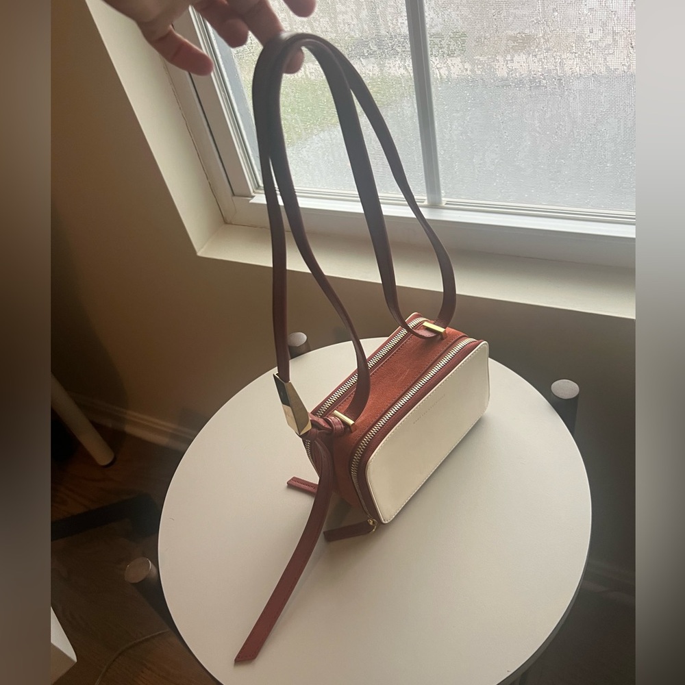 Want Les Essentials Zippered Bag